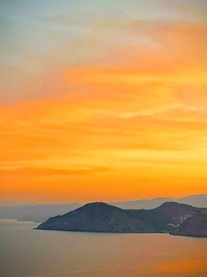 Апартаменты С Видом На Море И Горы Benidorm Exterior photo